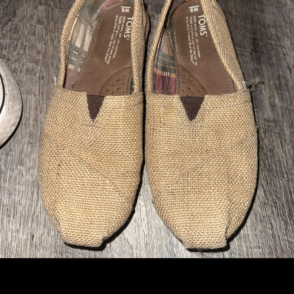 Toms